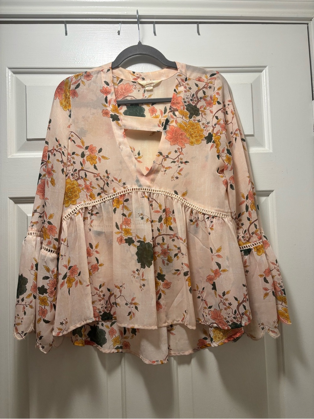 Sun & Shadow Peach Floral V-Neck Peasant Top